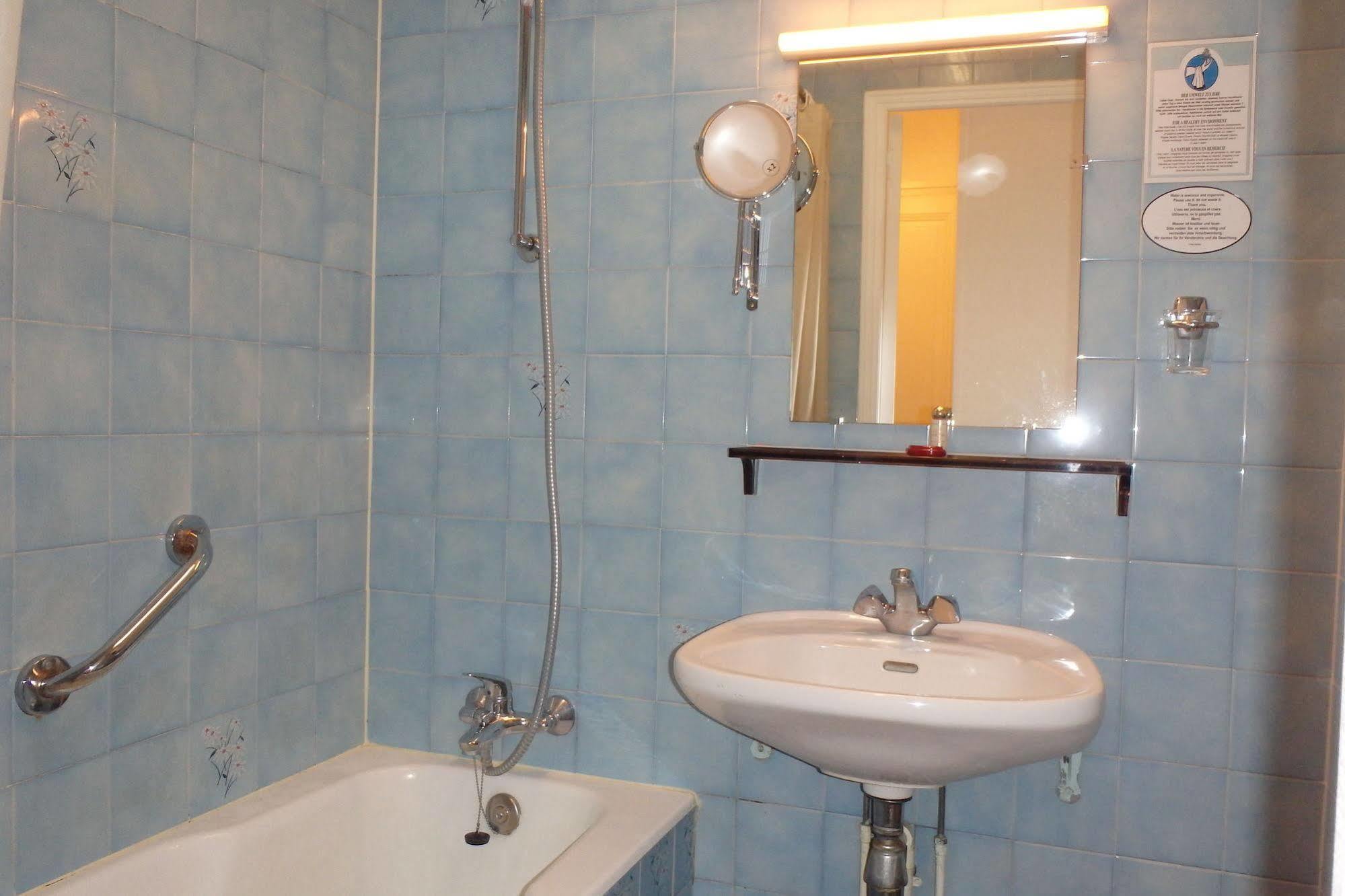 Hotel Maillot Neuilly-sur-Seine Exteriör bild